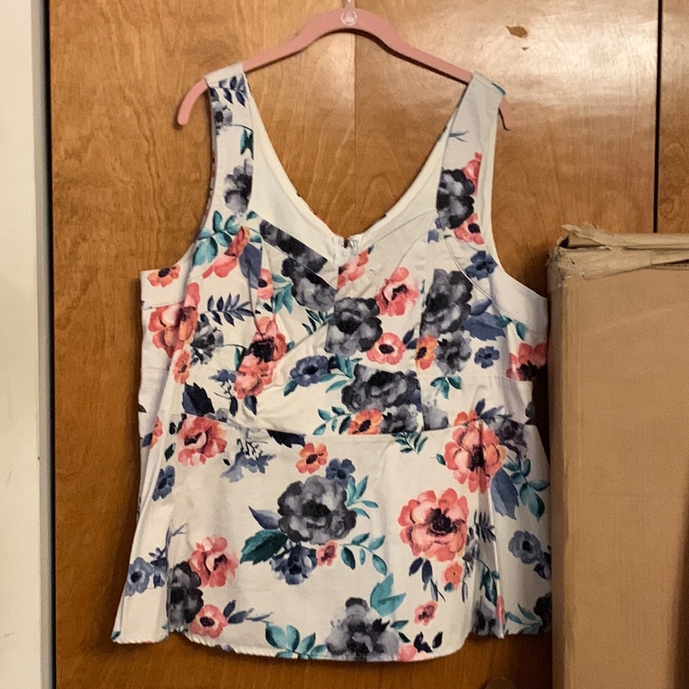 Torrid watercolor print v- neck peplum top, size 3X